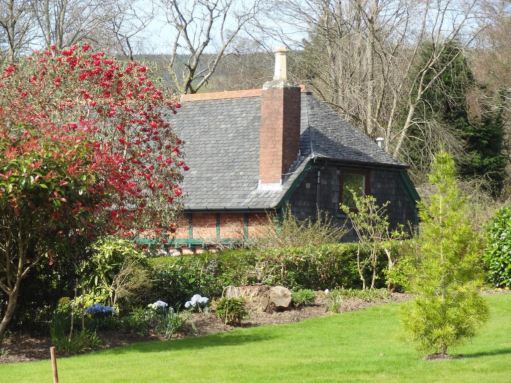 Coach House At The Glen Villa เฮเลนส์บะระ ภายนอก รูปภาพ