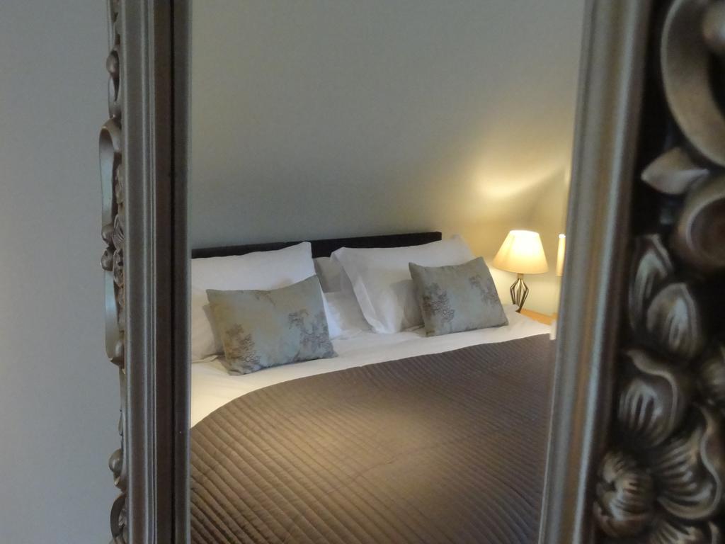 Coach House At The Glen Villa เฮเลนส์บะระ ภายนอก รูปภาพ